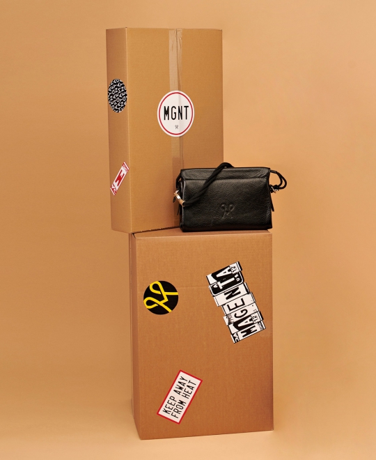 magenta 2021 ősz kampány fekete táska